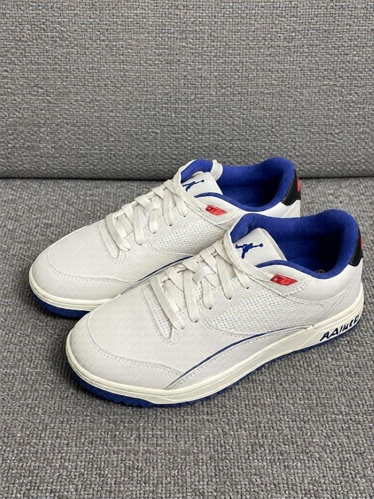 就爱这个温柔米色成人款未必有这个特定配色